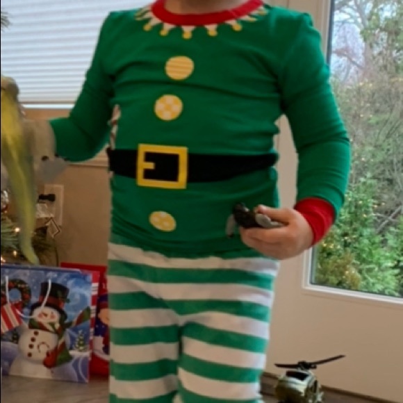 Matching Christmas Holiday pajamas set - Picture 7 of 9